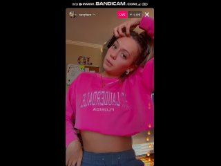 underboob 703