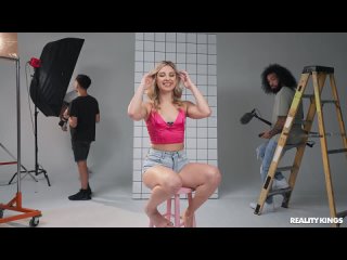 a cunning operator and assistant director were fucked by a model in two trunks on the set